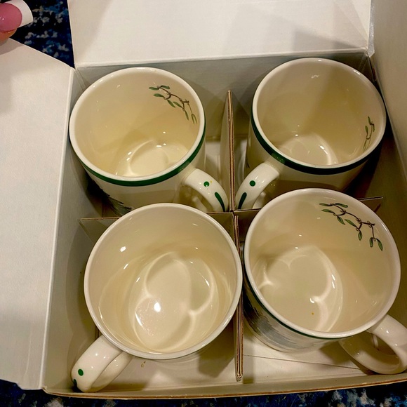 Spode Christmas Tom and Jerry mug set (4) - Picture 4 of 5